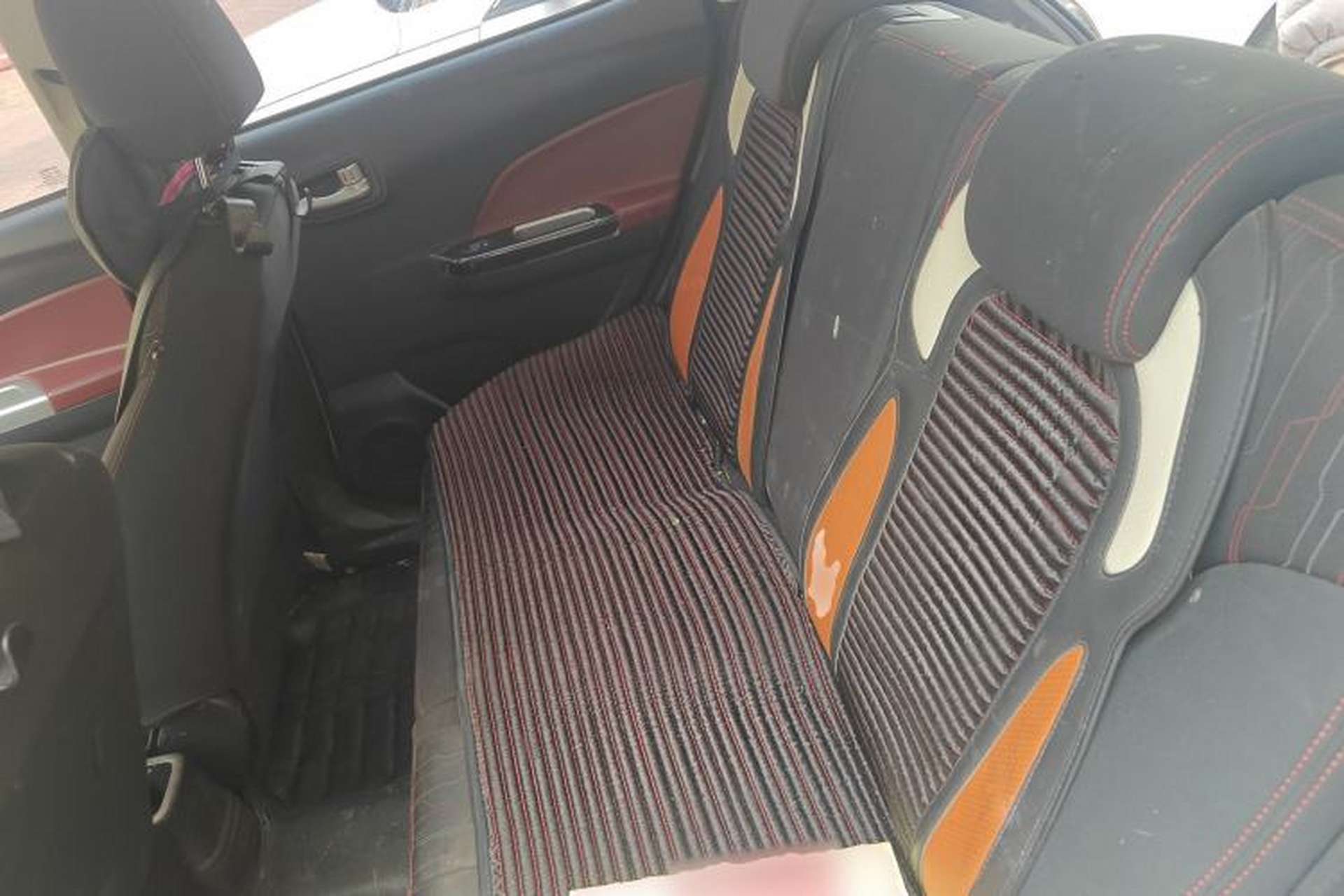 Used CHANGAN Benni 2015 1.4L IMT Luxury Model China V Standard Left Rear Seat