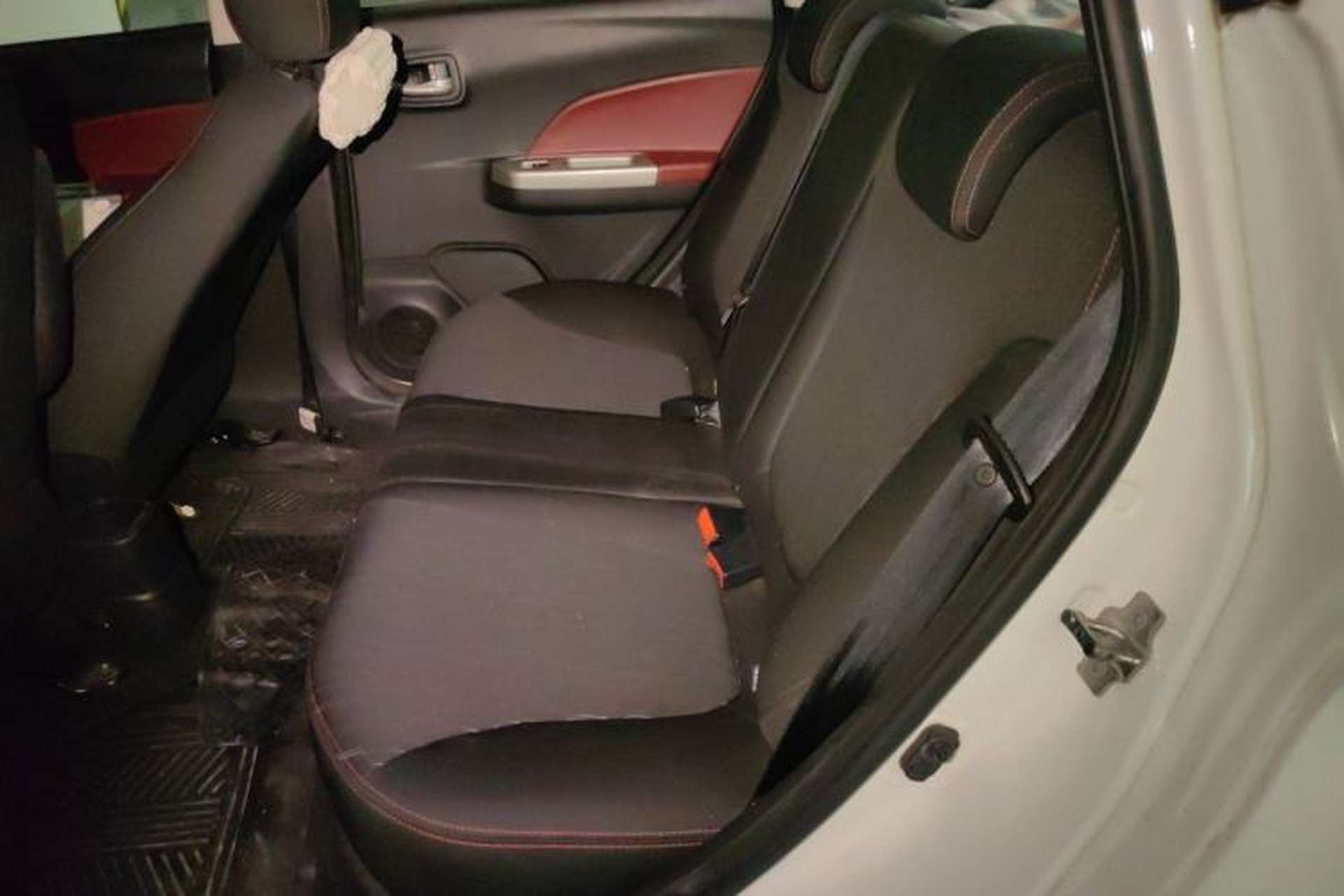 Used CHANGAN Benni 2015 1.4L IMT Sunroof Version China V Standard Left Rear Seat