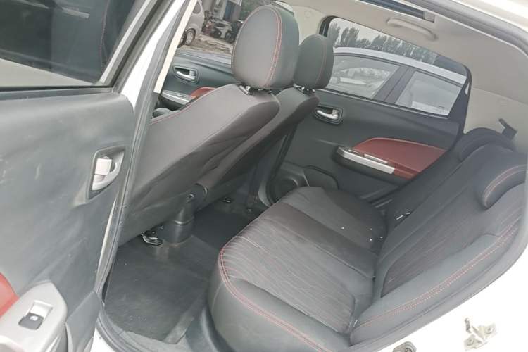 Used CHANGAN Benni 2015 1.4L IMT Sunroof Version China V Standard Left Rear Seat