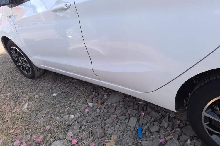 Used CHANGAN Benni 2015 1.4L IMT Luxury Model China V Standard Left Side Sill