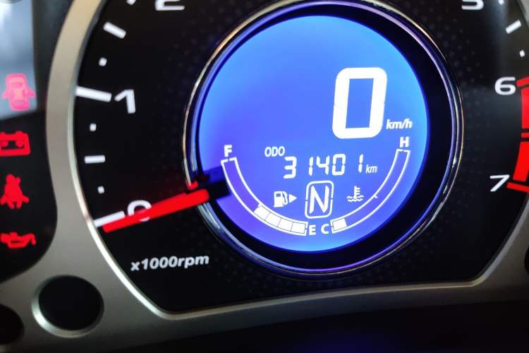 Used CHANGAN Benni 2015 1.4L IMT Luxury Model China V Standard Odometer Close Up