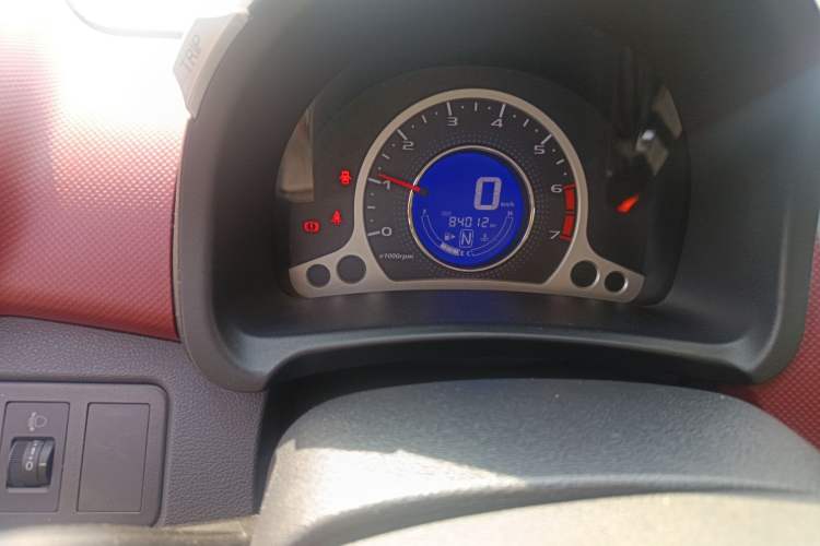 Used CHANGAN Benni 2015 1.4L IMT Luxury Model China V Standard Odometer Close Up