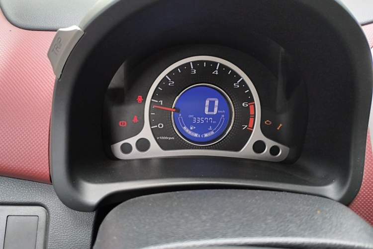 Used CHANGAN Benni 2015 1.4L Manual Luxury Model China V Standard Odometer Close Up