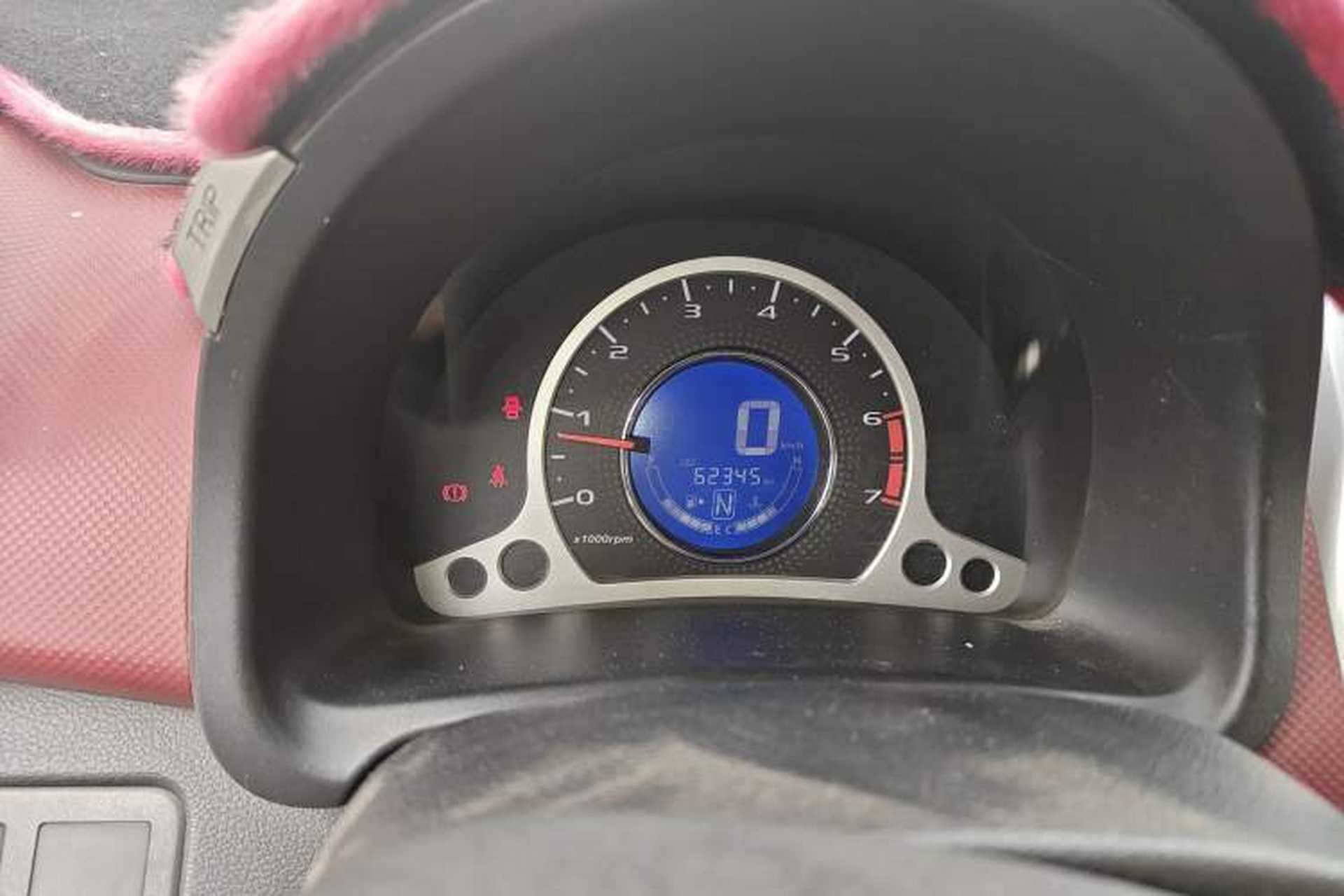 Used CHANGAN Benni 2015 1.4L IMT Luxury Model China V Standard Odometer Close Up
