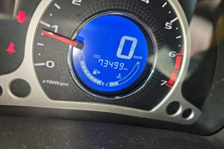 Used CHANGAN Benni 2015 1.4L Manual Luxury Model China V Standard Odometer Close Up