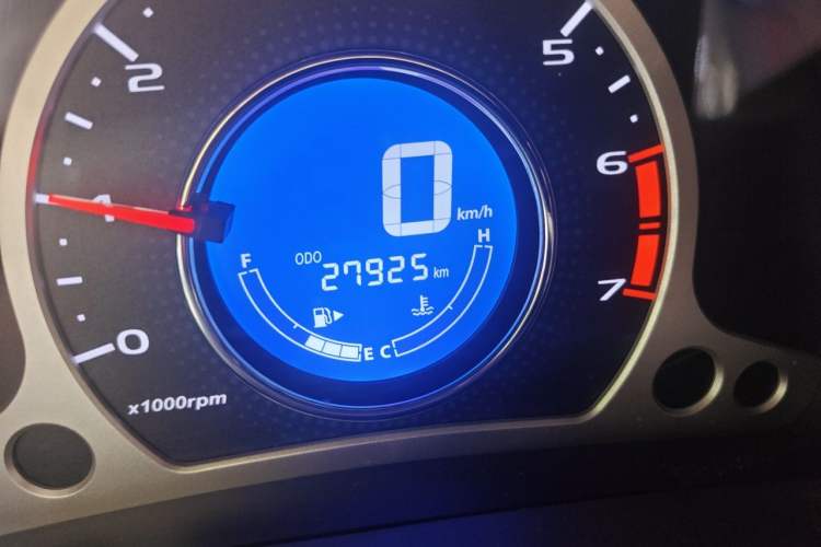 Used CHANGAN Benni 2015 1.4L Manual Luxury Model China V Standard Odometer Close Up