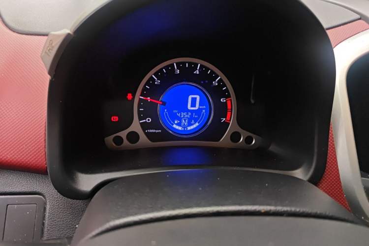 Used CHANGAN Benni 2015 1.4L IMT Luxury Version China IV Standard Odometer Close Up