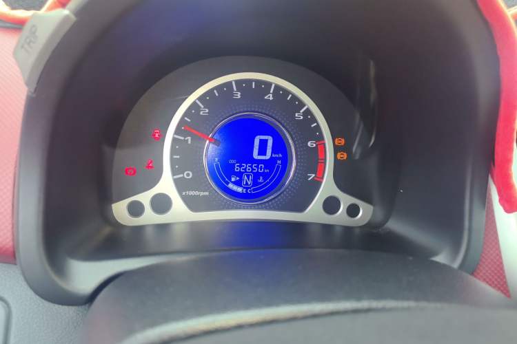 Used CHANGAN Benni 2015 1.4L IMT Sunroof Version China V Standard Odometer Close Up