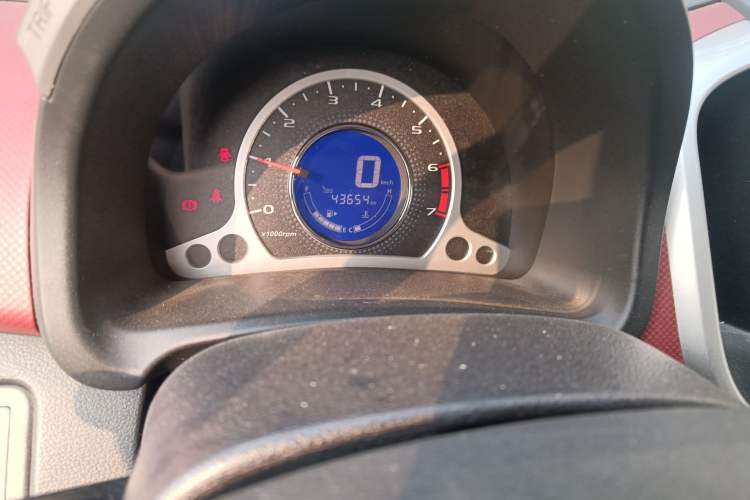 Used CHANGAN Benni 2015 1.4L Manual Luxury Model China V Standard Odometer Close Up