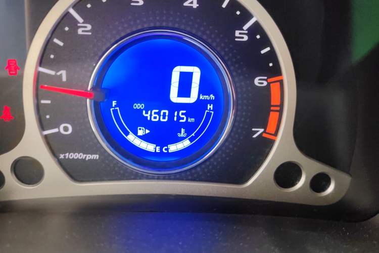 Used CHANGAN Benni 2015 1.4L Manual Luxury Model China V Standard Odometer Close Up