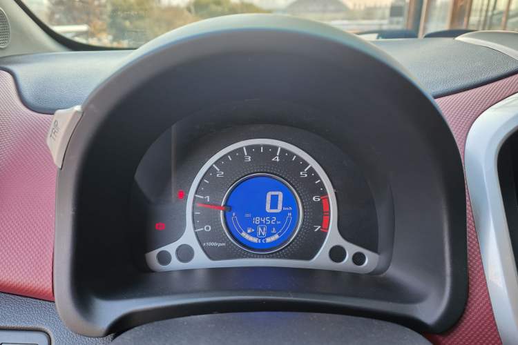 Used CHANGAN Benni 2015 1.4L IMT Luxury Model China V Standard Odometer Close Up