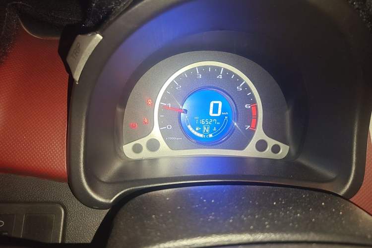 Used CHANGAN Benni 2015 1.4L IMT Sunroof Version China V Standard Odometer Close Up