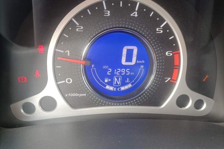 Used CHANGAN Benni 2015 1.4L IMT Luxury Model China V Standard Odometer Close Up