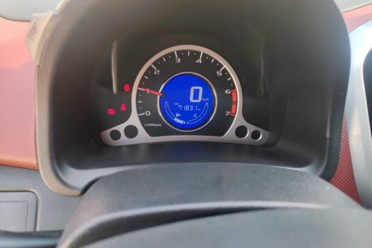 Used CHANGAN Benni 2015 1.4L Manual Luxury Model China V Standard Odometer Close Up
