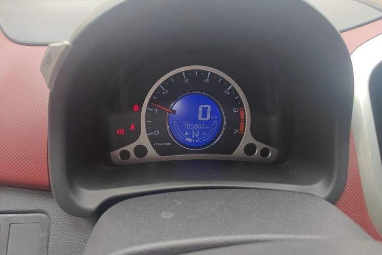Used CHANGAN Benni 2015 1.4L IMT Luxury Model China V Standard Odometer Close Up