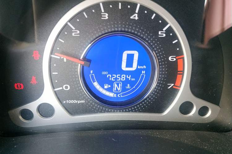 Used CHANGAN Benni 2015 1.4L IMT Luxury Model China V Standard Odometer Close Up