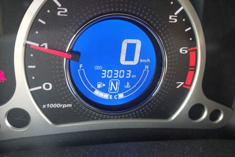 Used CHANGAN Benni 2015 1.4L IMT Luxury Model China IV Odometer Close Up