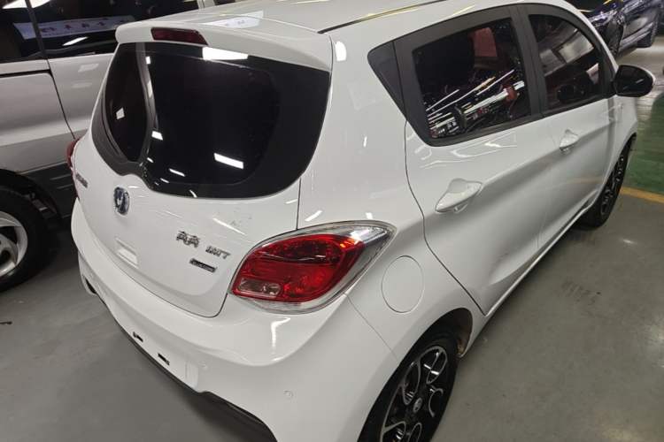 Used CHANGAN Benni 2015 1.4L IMT Luxury Model China V Standard Rear Right 45 Deg