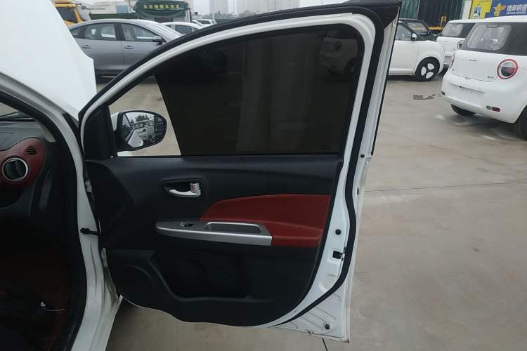 Used CHANGAN Benni 2015 1.4L IMT Luxury Version China IV Standard Right Front Door Interior