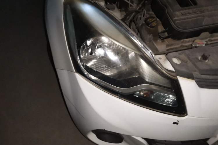 Used CHANGAN Benni 2015 1.4L IMT Prestige Model China V Standard Right Front Headlight