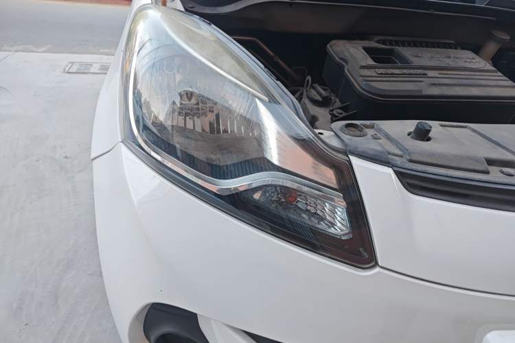 Used CHANGAN Benni 2015 1.4L IMT Prestige Model China V Standard Right Front Headlight