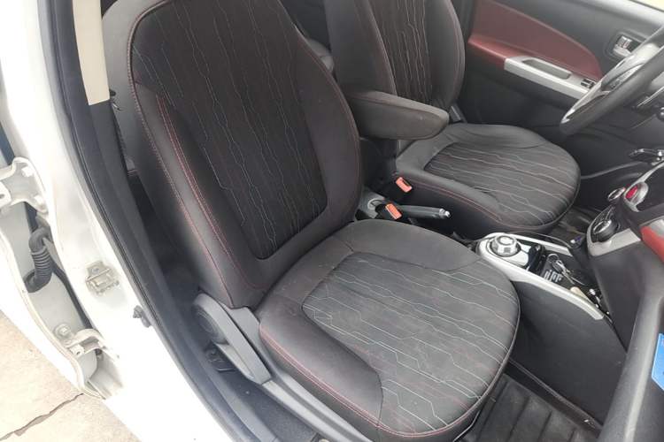 Used CHANGAN Benni 2015 1.4L IMT Prestige Model China V Standard Right Front Seat