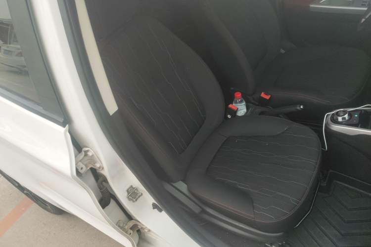 Used CHANGAN Benni 2015 1.4L IMT Luxury Model China V Standard Right Front Seat