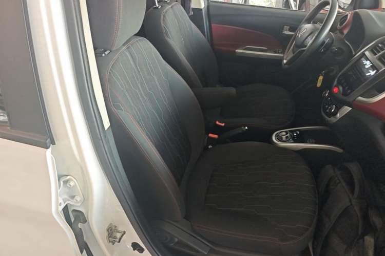 Used CHANGAN Benni 2015 1.4L IMT Prestige Model China V Standard Right Front Seat