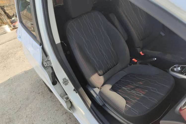 Used CHANGAN Benni 2015 1.4L IMT Prestige Model China V Standard Right Front Seat