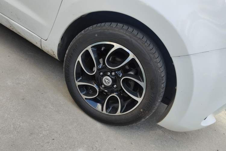 Used CHANGAN Benni 2015 1.4L IMT Sunroof Version China V Standard Right Front Wheel Hub