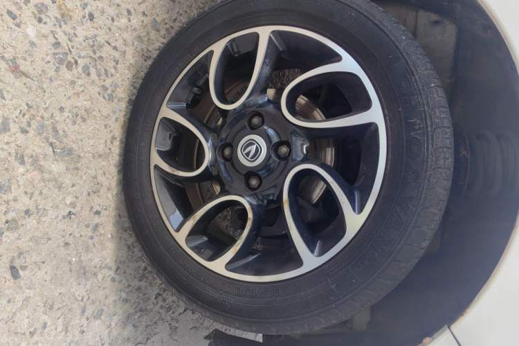 Used CHANGAN Benni 2015 1.4L Manual Luxury Model China V Standard Right Front Wheel Hub