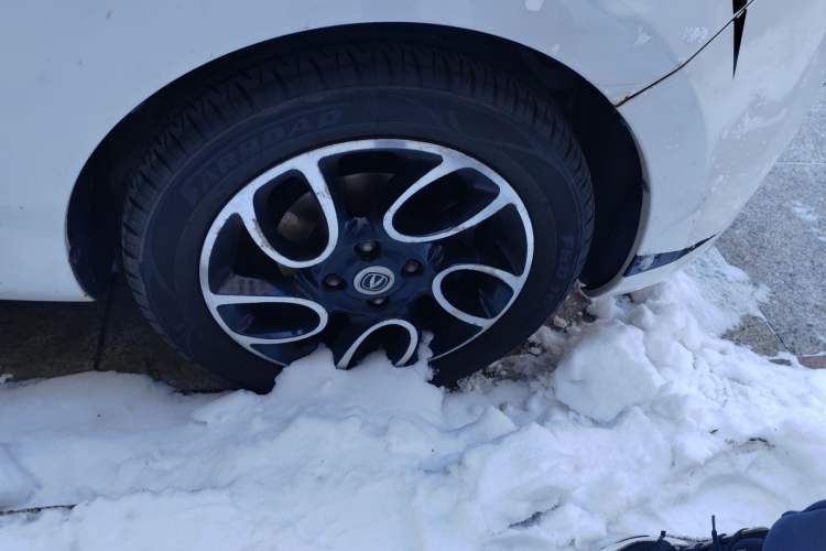 Used CHANGAN Benni 2015 1.4L IMT Luxury Model China IV Right Front Wheel Hub