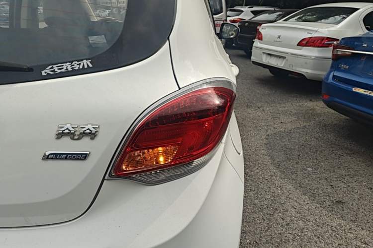 Used CHANGAN Benni 2015 1.4L Manual Luxury Model China V Standard Right Rear Taillight