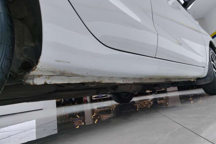 Used CHANGAN Benni 2015 1.4L IMT Sunroof Version China IV Standard Right Side Sill