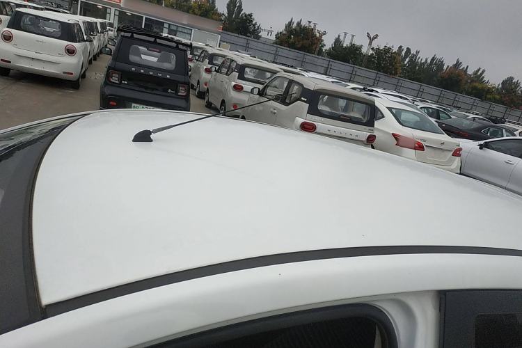 Used CHANGAN Benni 2015 1.4L IMT Luxury Version China IV Standard Roof