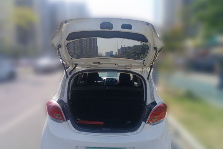 Used CHANGAN Benni 2015 1.4L IMT Luxury Model China V Standard Trunk