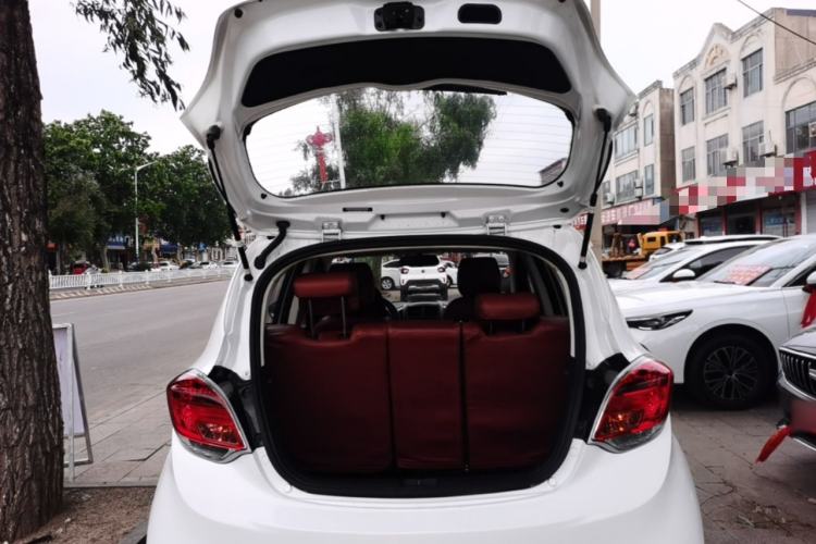 Used CHANGAN Benni 2015 1.4L IMT Prestige Model China V Standard Trunk