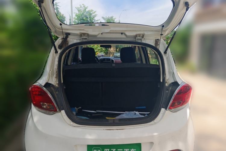 Used CHANGAN Benni 2015 1.4L IMT Luxury Model China V Standard Trunk