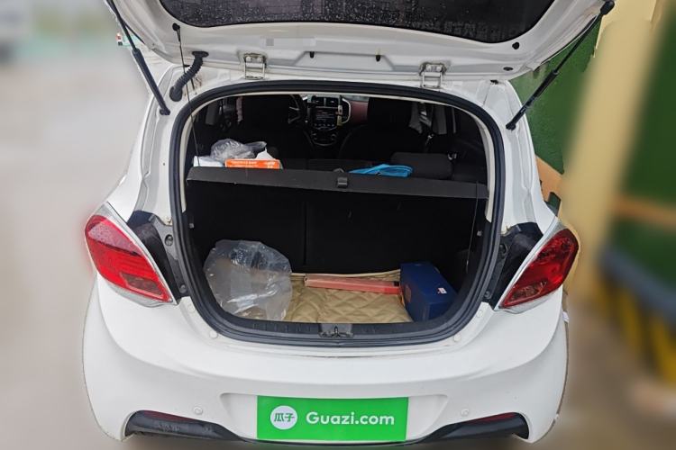 Used CHANGAN Benni 2015 1.4L IMT Luxury Version China IV Standard Trunk