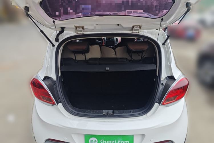 Used CHANGAN Benni 2015 1.4L IMT Prestige Model China V Standard Trunk