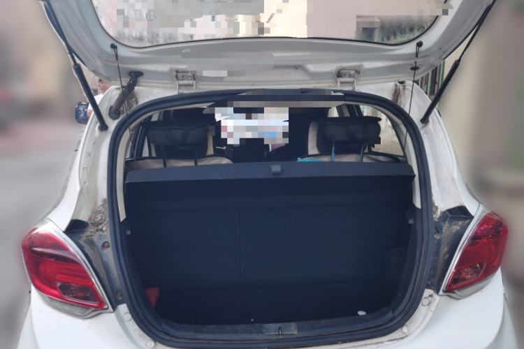 Used CHANGAN Benni 2015 1.4L IMT Luxury Model China V Standard Trunk