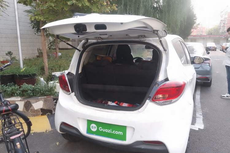 Used CHANGAN Benni 2015 1.4L IMT Prestige Model China V Standard Trunk