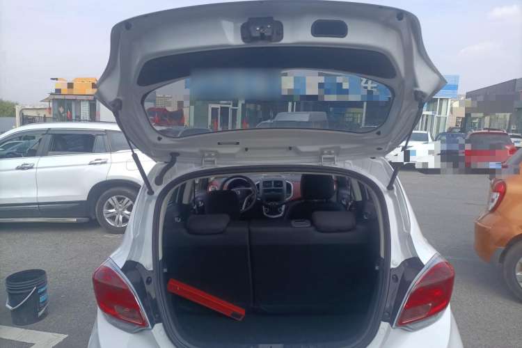 Used CHANGAN Benni 2015 1.4L IMT Luxury Model China V Standard Trunk