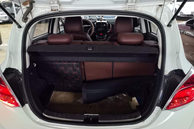 Used CHANGAN Benni 2015 1.4L IMT Luxury Model China IV Trunk