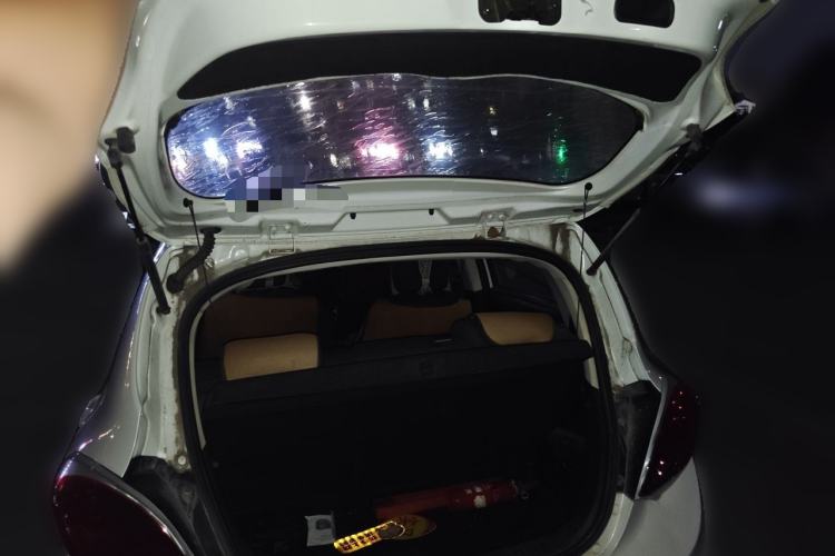 Used CHANGAN Benni 2015 1.4L IMT Sunroof Version China IV Standard Trunk