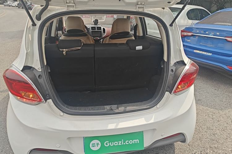 Used CHANGAN Benni 2015 1.4L Manual Luxury Model China V Standard Trunk
