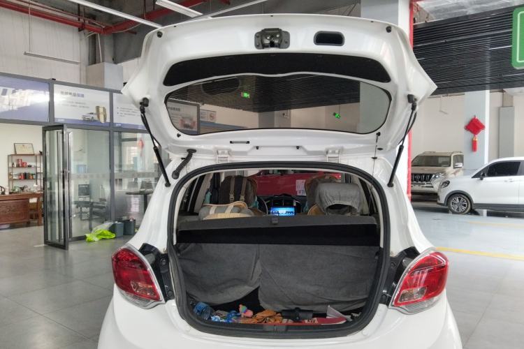 Used CHANGAN Benni 2015 1.4L IMT Luxury Model China V Standard Trunk