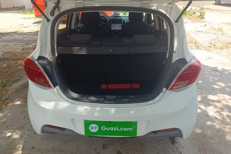 Used CHANGAN Benni 2015 1.4L IMT Luxury Model China V Standard Trunk