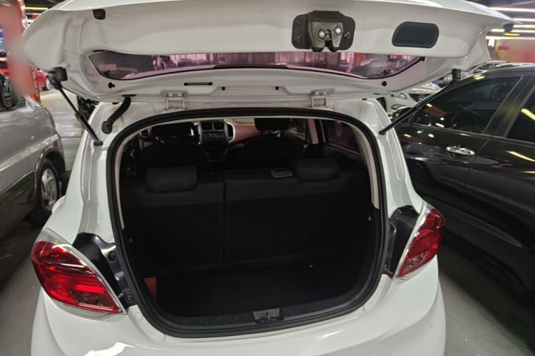 Used CHANGAN Benni 2015 1.4L IMT Luxury Model China V Standard Trunk