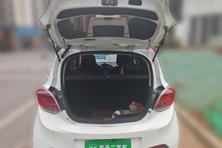 Used CHANGAN Benni 2015 1.4L IMT Luxury Model China V Standard Trunk